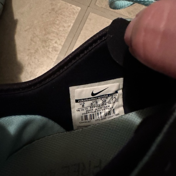 Nike Free 5.0 Sneakers - Picture 3 of 6